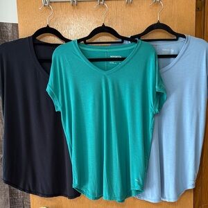 Lot Of 3 Mondetta Short Sleeve V-Neck Tee in Teal, Black & Light Blue-XS & S